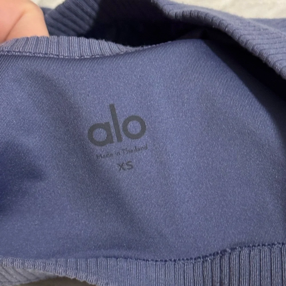 ALO Yoga excellent size